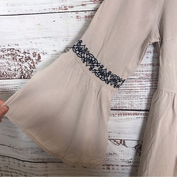 Flying Tomato Bell Sleeve Embroidered Boho Size Large Mini Dress - Picture 7 of 8